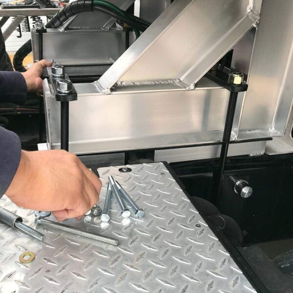 apu-spacer-bracket-installtion-truck